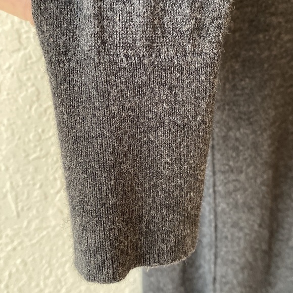 Ann Taylor V Neck Sweater - Picture 7 of 9